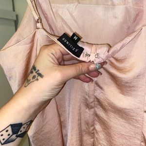 Pastel pink dress size medium. So freaking cute.